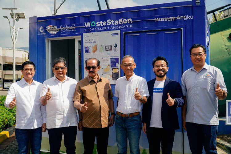 Kerjasama Toyota Dan Museum Angkut Dalam Project Toyota Terrace